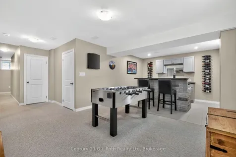 24 Hunter Avenue Tay ON L0K 2A0