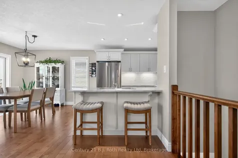 24 Hunter Avenue Tay ON L0K 2A0
