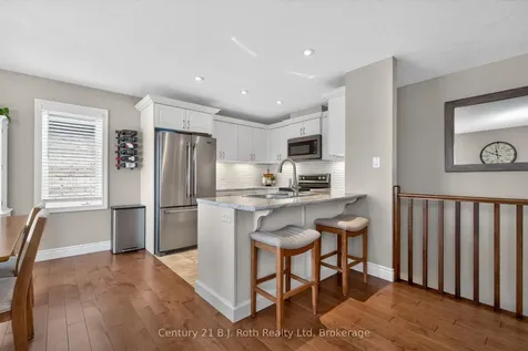 24 Hunter Avenue Tay ON L0K 2A0