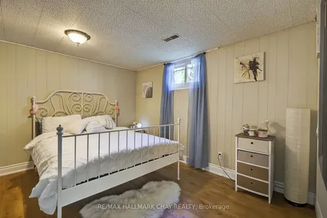 64 Marion Crescent Barrie ON L4M 2L3