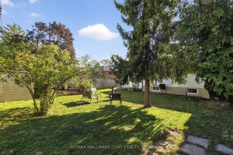 64 Marion Crescent Barrie ON L4M 2L3