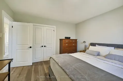 64 Marion Crescent Barrie ON L4M 2L3