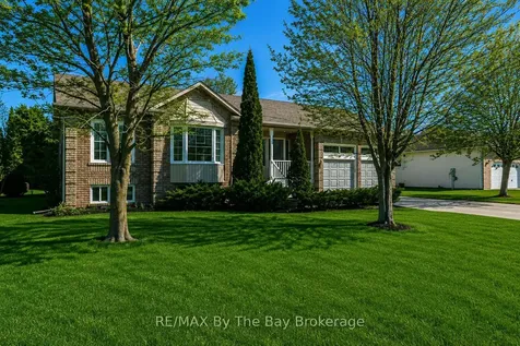 10 Lamont Creek Drive Wasaga Beach ON L9Z 1J8