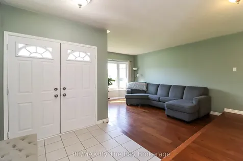 10 Lamont Creek Drive Wasaga Beach ON L9Z 1J8