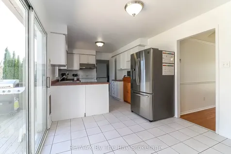 10 Lamont Creek Drive Wasaga Beach ON L9Z 1J8