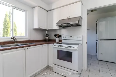 10 Lamont Creek Drive Wasaga Beach ON L9Z 1J8