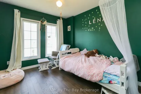 10 Lamont Creek Drive Wasaga Beach ON L9Z 1J8
