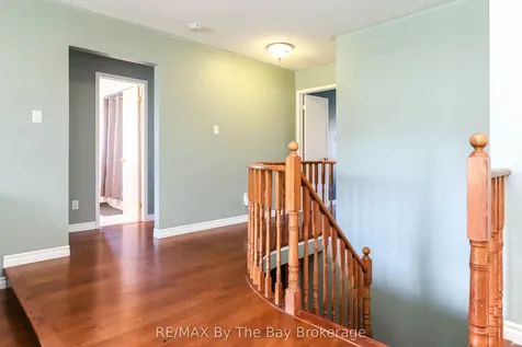 10 Lamont Creek Drive Wasaga Beach ON L9Z 1J8