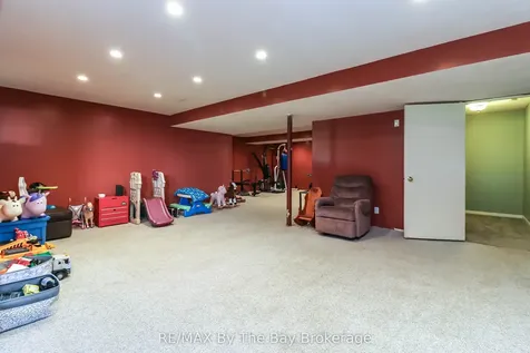 10 Lamont Creek Drive Wasaga Beach ON L9Z 1J8