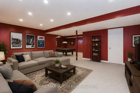 10 Lamont Creek Drive Wasaga Beach ON L9Z 1J8