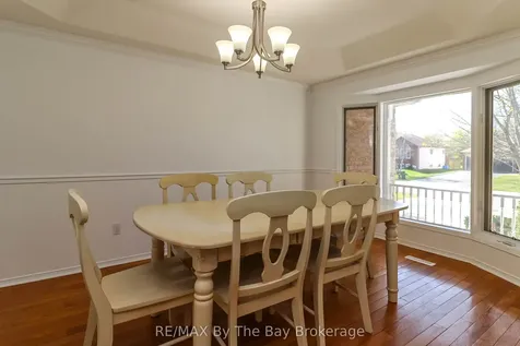 10 Lamont Creek Drive Wasaga Beach ON L9Z 1J8