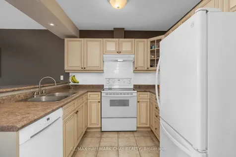 334 Cundles Road E Barrie ON L4M 7E5