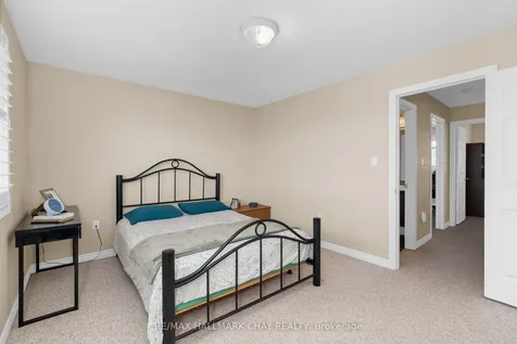 334 Cundles Road E Barrie ON L4M 7E5