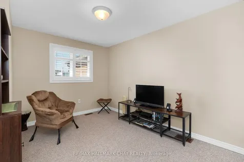 334 Cundles Road E Barrie ON L4M 7E5