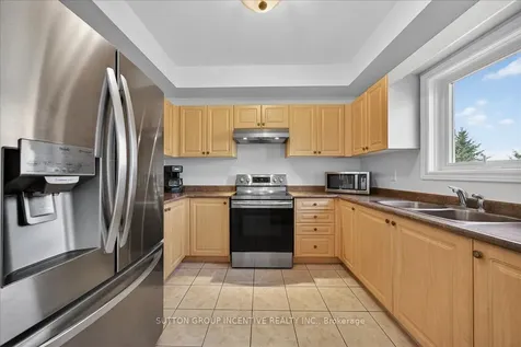 6 Silvercreek Crescent Barrie ON L4N 0Z8