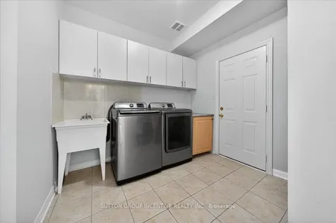 6 Silvercreek Crescent Barrie ON L4N 0Z8