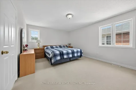 6 Silvercreek Crescent Barrie ON L4N 0Z8