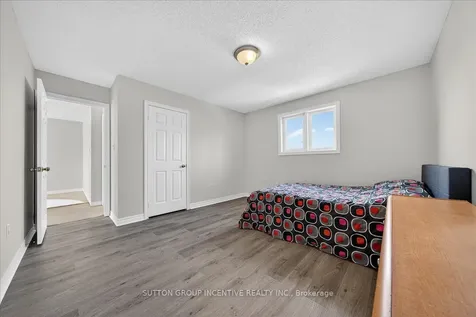 6 Silvercreek Crescent Barrie ON L4N 0Z8