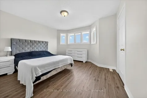 6 Silvercreek Crescent Barrie ON L4N 0Z8