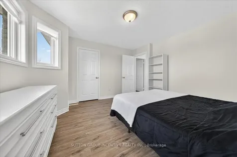 6 Silvercreek Crescent Barrie ON L4N 0Z8