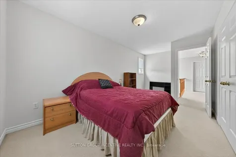 6 Silvercreek Crescent Barrie ON L4N 0Z8
