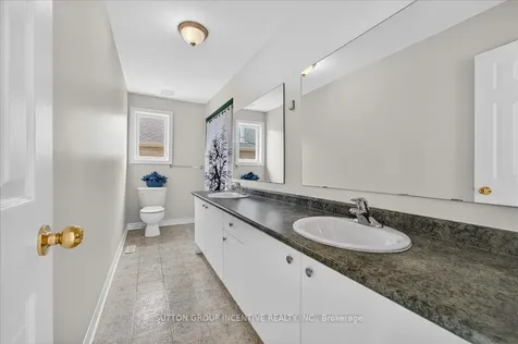 6 Silvercreek Crescent Barrie ON L4N 0Z8