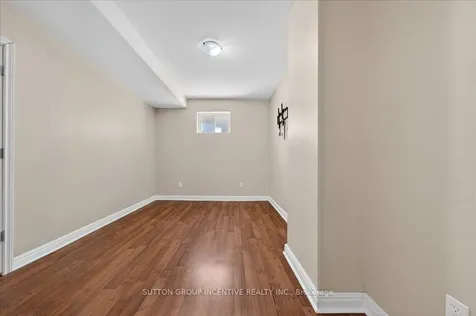 6 Silvercreek Crescent Barrie ON L4N 0Z8