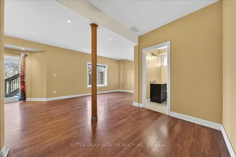 6 Silvercreek Crescent Barrie ON L4N 0Z8