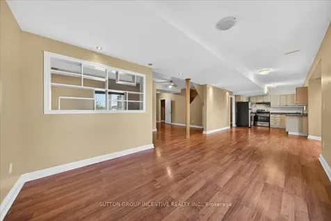6 Silvercreek Crescent Barrie ON L4N 0Z8