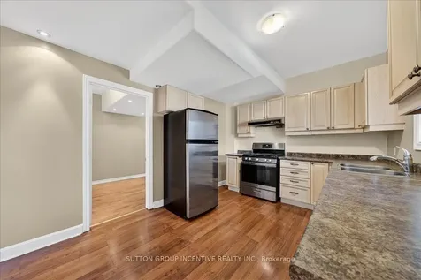 6 Silvercreek Crescent Barrie ON L4N 0Z8