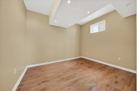 6 Silvercreek Crescent Barrie ON L4N 0Z8