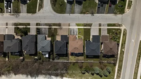 6 Silvercreek Crescent Barrie ON L4N 0Z8