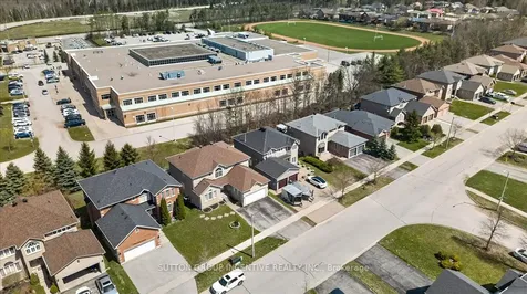 6 Silvercreek Crescent Barrie ON L4N 0Z8
