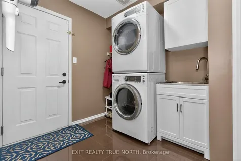 172 Courtney Crescent Barrie ON L4N 5T1