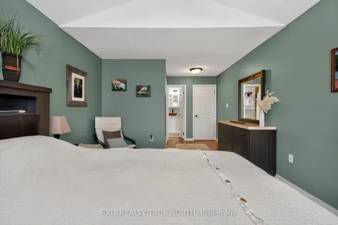 172 Courtney Crescent Barrie ON L4N 5T1