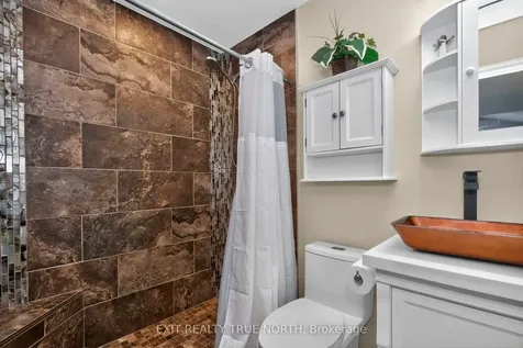 172 Courtney Crescent Barrie ON L4N 5T1
