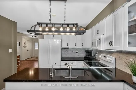172 Courtney Crescent Barrie ON L4N 5T1