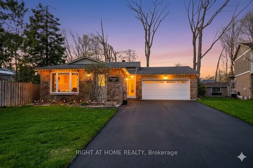 10 Forestview Place Barrie ON L4M 5M5