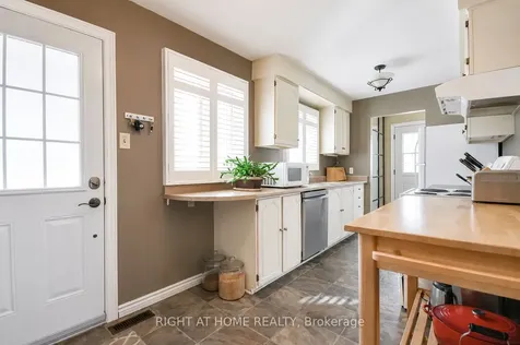 10 Forestview Place Barrie ON L4M 5M5