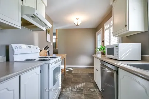 10 Forestview Place Barrie ON L4M 5M5