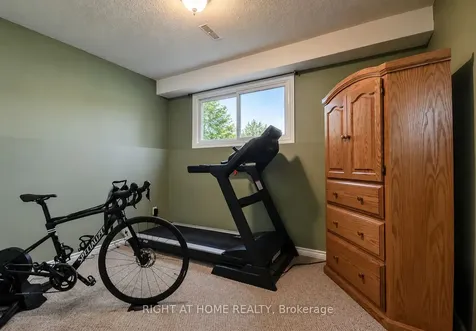 10 Forestview Place Barrie ON L4M 5M5
