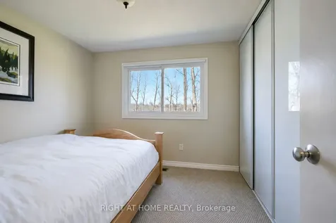 10 Forestview Place Barrie ON L4M 5M5