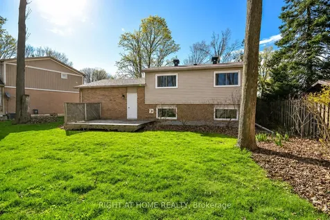 10 Forestview Place Barrie ON L4M 5M5