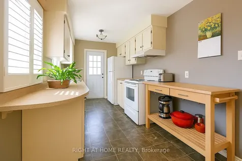10 Forestview Place Barrie ON L4M 5M5