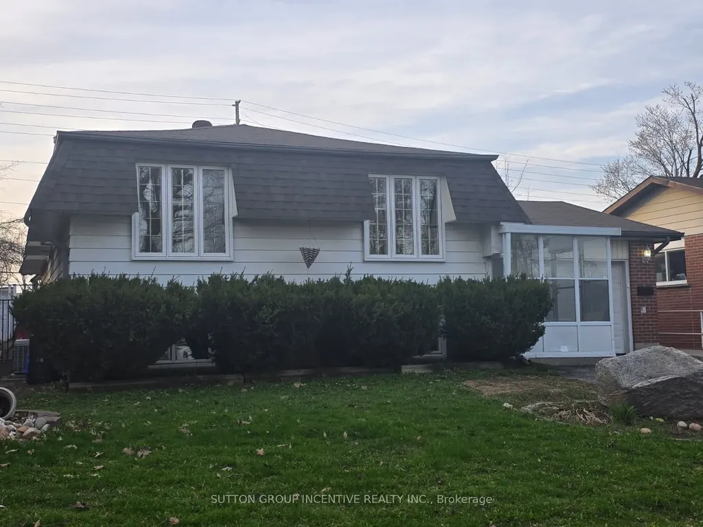 50 Farmingdale Crescent Barrie ON L4M 5E5