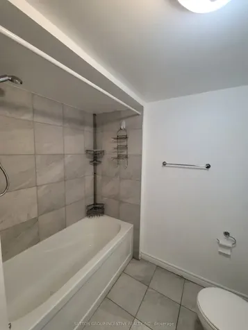 50 Farmingdale Crescent Barrie ON L4M 5E5