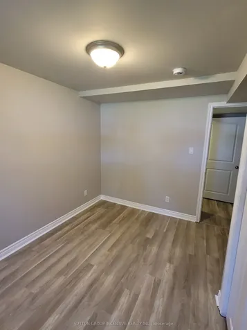 50 Farmingdale Crescent Barrie ON L4M 5E5