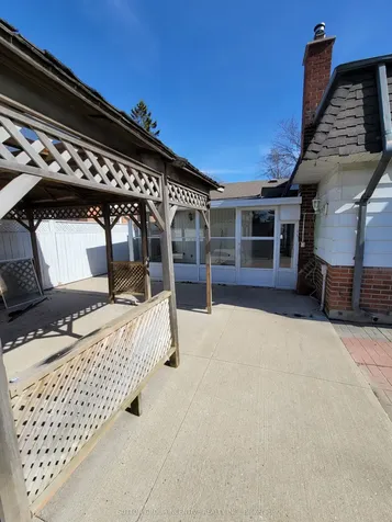 50 Farmingdale Crescent Barrie ON L4M 5E5