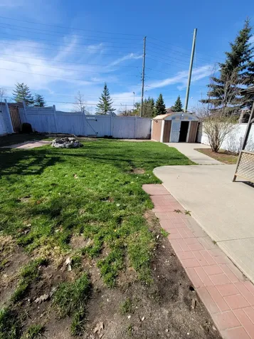 50 Farmingdale Crescent Barrie ON L4M 5E5