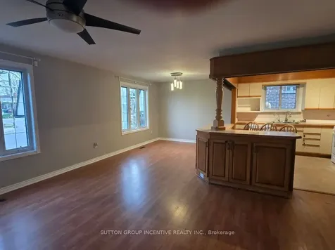 50 Farmingdale Crescent Barrie ON L4M 5E5